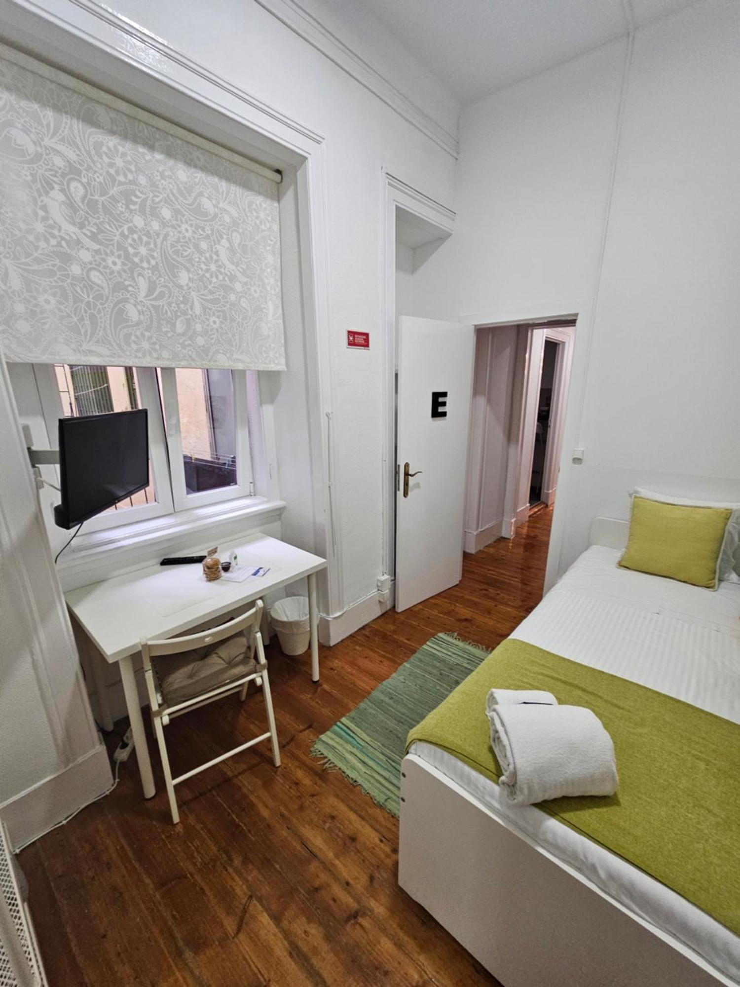 Almirante Guesthouse Лісабон Номер фото